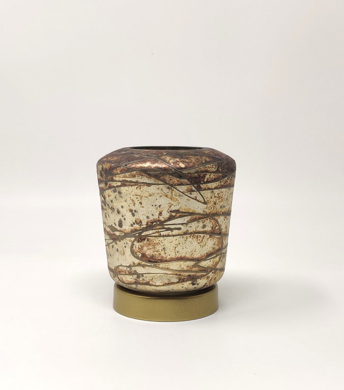 living room vase