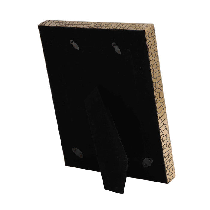 Aria Croc Art Frame – Unique Memory Showcase