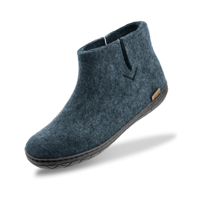 Boot with natural rubber sole - black - Denim