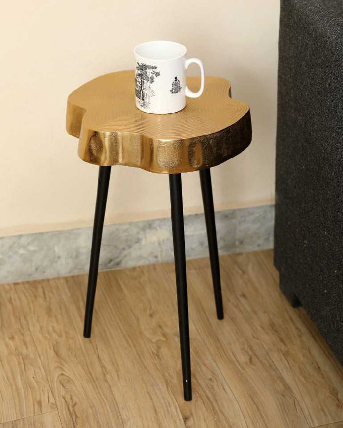 Chic Three-Legged Metal Serving Table for Modern Decor