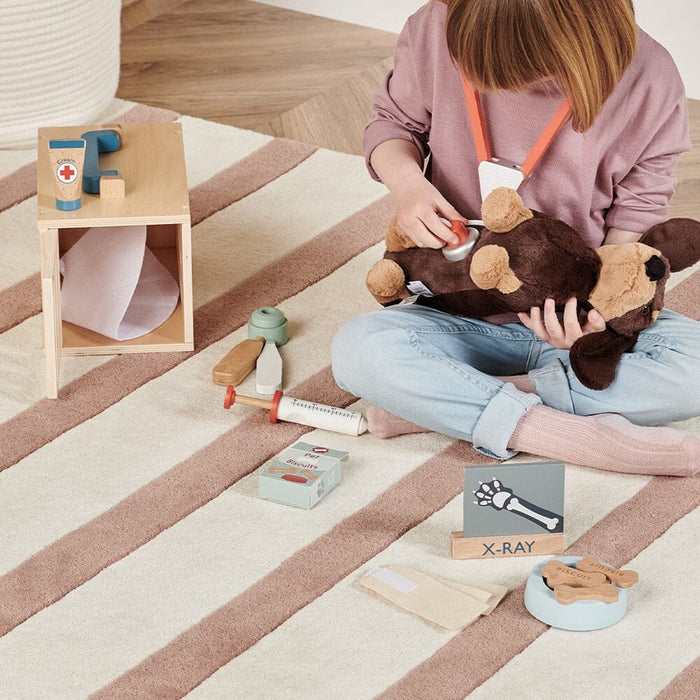 Great Little Trading Co. – Wooden Vet Set