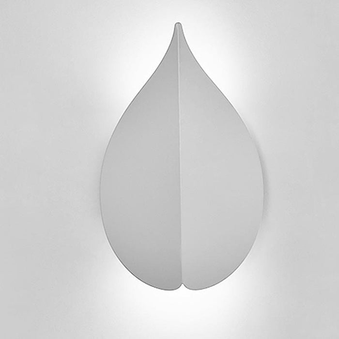 Leaf Shaped LED Wall Sconce Modern Organic Indoor Bedroom Hallway White Black | NordaLight