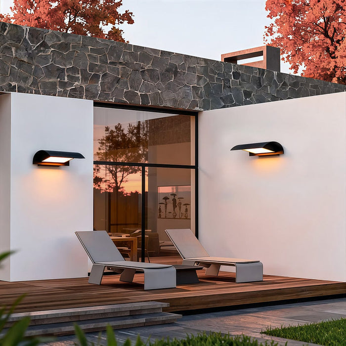 Modern Curved Visor Down-Light Aluminum PC Outdoor Wall Sconce Black IP65 85-265V 2 Sizes Garden Yard | NordaLight