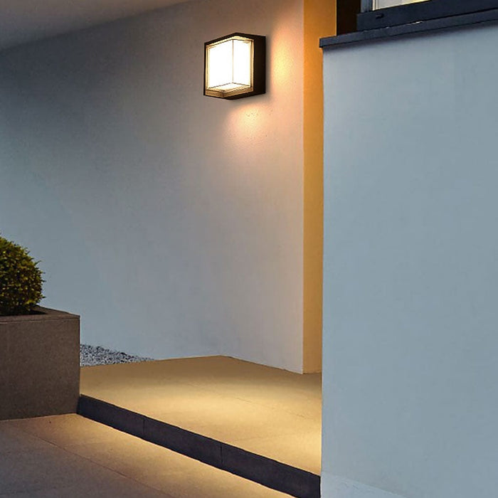 Modern Geometric Outdoor Wall Sconce Round or Square Die-Cast Aluminum Acrylic IP54 12W 3000K Courtyard Villa | NordaLight