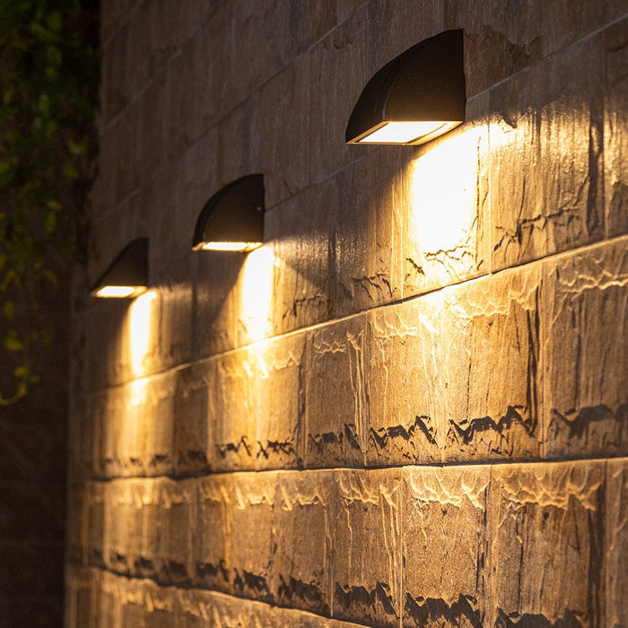 Modern LED Outdoor Wall Sconce OSRAM Chip IP65 Military Grade 8W 3000K Semicircle Triangle Black CRI80 | NordaLight