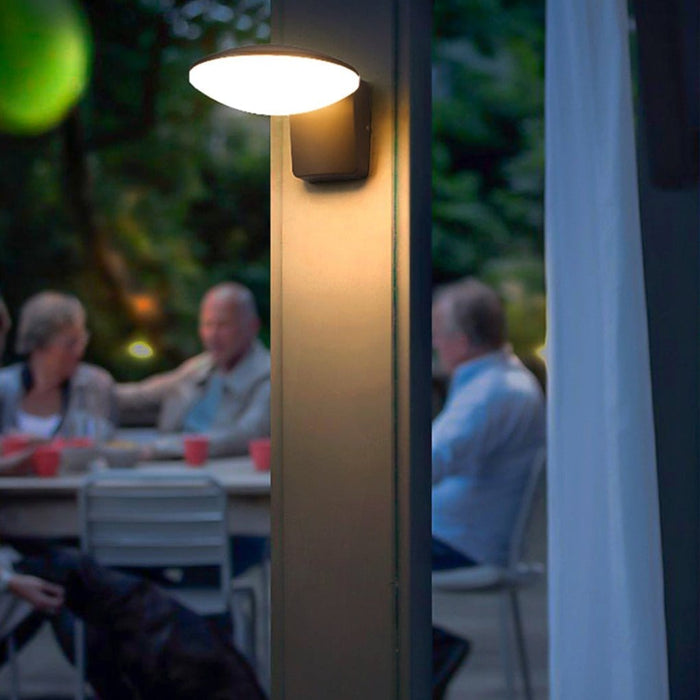 Modern Minimalist Circular Outdoor Wall Sconce Solar or Hardwired LED 3000K | NordaLight