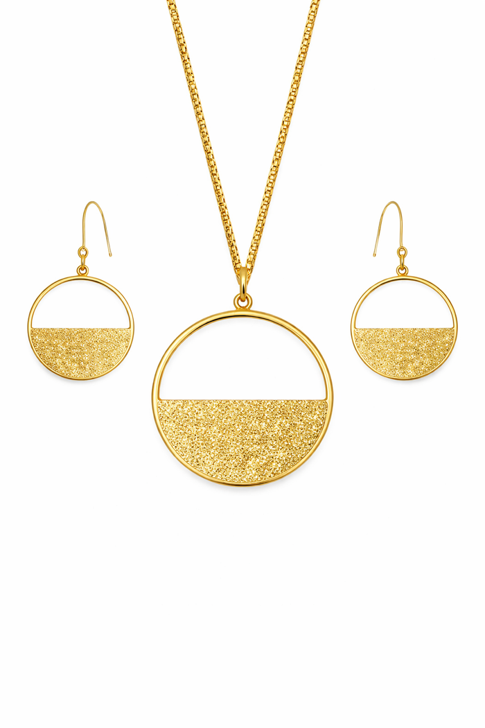 Savoir-faire of Vivacity: Handcrafted Brass Pendant & Earrings Set