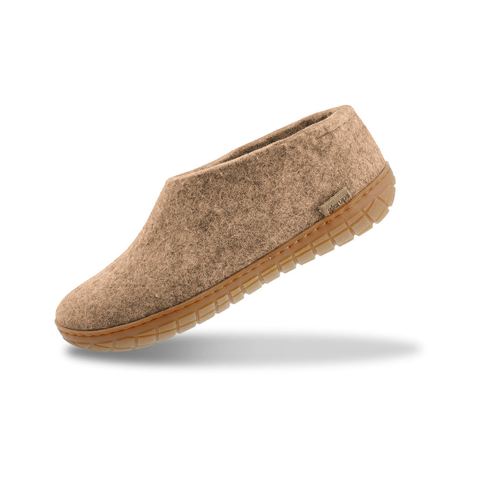 Shoe with natural rubber sole - honey - Sand
