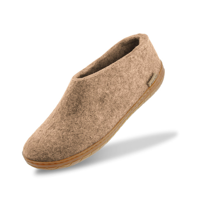 Shoe with natural rubber sole - honey - Sand