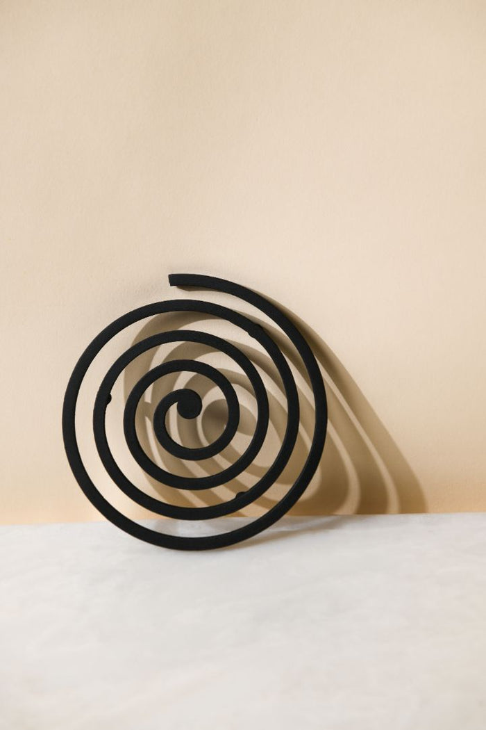 Spirale Concentric Coil Iron Trivet – Matte Black